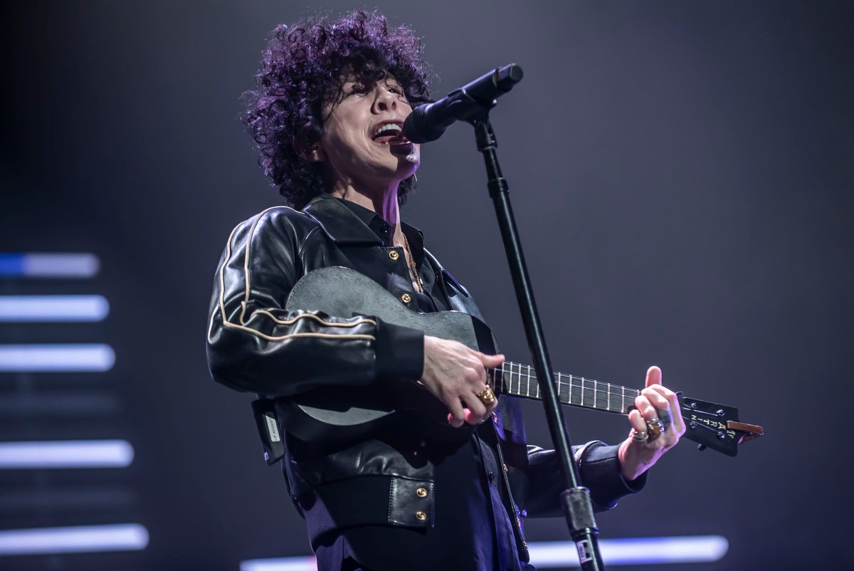 RevistaExt's tweet photo. Después de casi 2 horas de música continua en @ElPalacioMx, @iamlp demostró que ya es, sin duda alguna, una de las mejores cantautoras del siglo 21 https://t.co/Pk5eEiUZgr https://t.co/If6UJP4Iwo