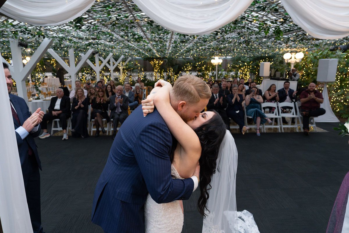 TimMeyerVisuals's tweet photo. 📸 Some shots from Beth and Kevin tying the knot in Vegas! 🎉 Capturing these special moments was truly an honor. Congrats to the newlyweds! 🥂🎲 https://t.co/edaVaMkNwu
