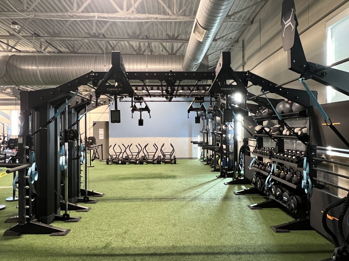 TorqueFitnessHQ's tweet photo. Redefining Spatial Adaptation & Function💥
The YMCA of the Pikes Peak Region @@ppymca trusted Torque to execute this project and with thoughtful design, we were able to reimagine & redefine what was once an underutilized & underperforming turf space.
#torquefitness #torquetank https://t.co/Qit6wBeM0G