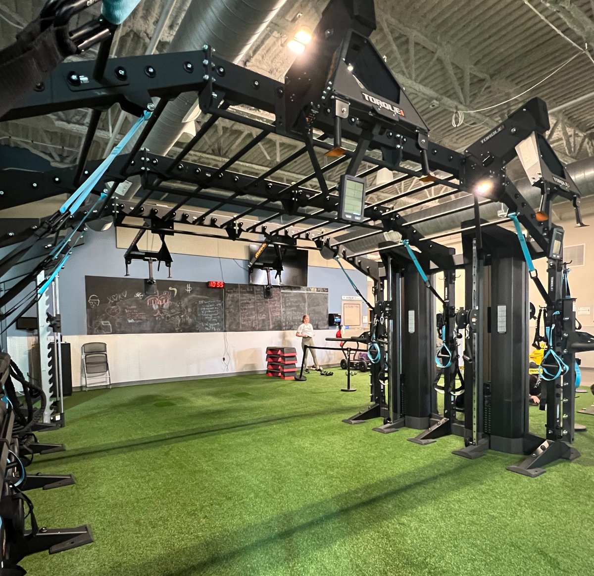 TorqueFitnessHQ's tweet photo. Redefining Spatial Adaptation & Function💥
The YMCA of the Pikes Peak Region @@ppymca trusted Torque to execute this project and with thoughtful design, we were able to reimagine & redefine what was once an underutilized & underperforming turf space.
#torquefitness #torquetank https://t.co/Qit6wBeM0G