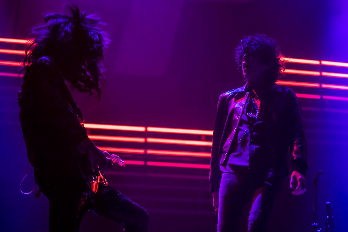 RevistaExt's tweet photo. Después de casi 2 horas de música continua en @ElPalacioMx, @iamlp demostró que ya es, sin duda alguna, una de las mejores cantautoras del siglo 21 https://t.co/Pk5eEiUZgr https://t.co/If6UJP4Iwo