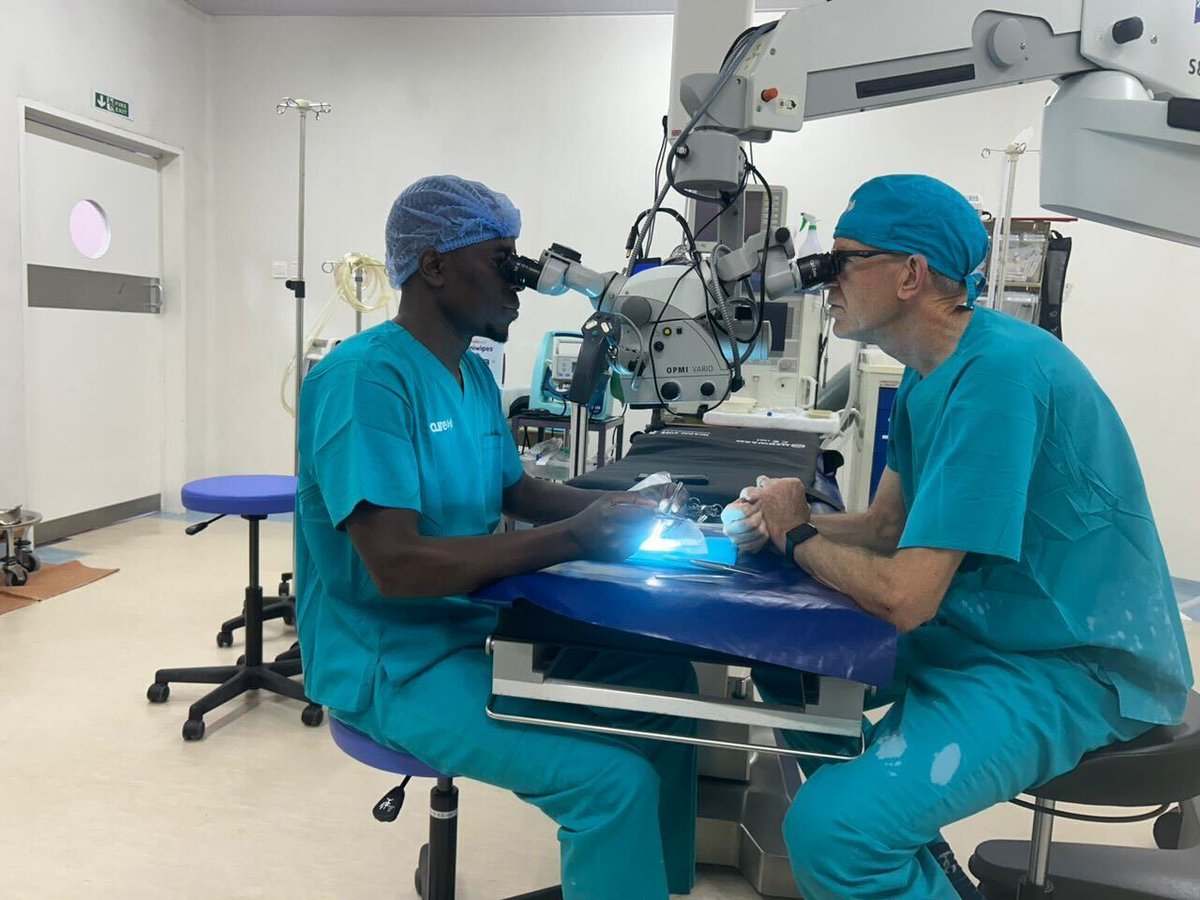 home is where the ❤️ is. This week, ReSurge Scholar Dr. Owen is doing some microsurgery training 🔬 in his home country, Zimbabwe 🇿🇼 We partnered for the first time with @CUREIntl enabling him to spend a week in Bulawayo training with Dr. Andrew Hodges 🤝