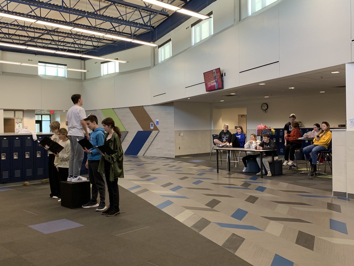 redbootsbaby's tweet photo. My Valentines are working hard today. Team captains organized & scheduled event focus groups for today. Pizza party for lunch & Secret Speech Valentines exchange before they get back to work & I head to my classroom to work. #MHSspeech #workday #peermentoring https://t.co/3ocWSTEg1z