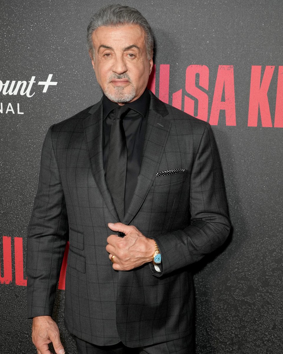 Il_Nerdastro's tweet photo. Detective #SylvesterStallone.
L'attore sarà protagonista del thriller #TheEpiphany, diretto da Will Eubank ed ambientato a Philadelphia.
Un poliziotto, prossimo alla pensione, deve unire le forze con un giovane agente ed ex prete, per fermare un serial killer...
#Cinema https://t.co/21law6JLRx