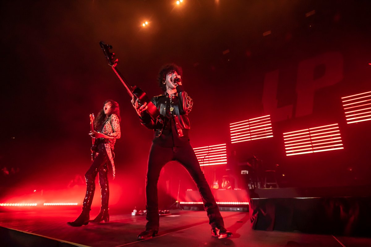 RevistaExt's tweet photo. .@iamlp en el Palacio de los Deportes, uno de los mejores conciertos del año https://t.co/Pk5eEiUZgr https://t.co/ZApLvf1R12