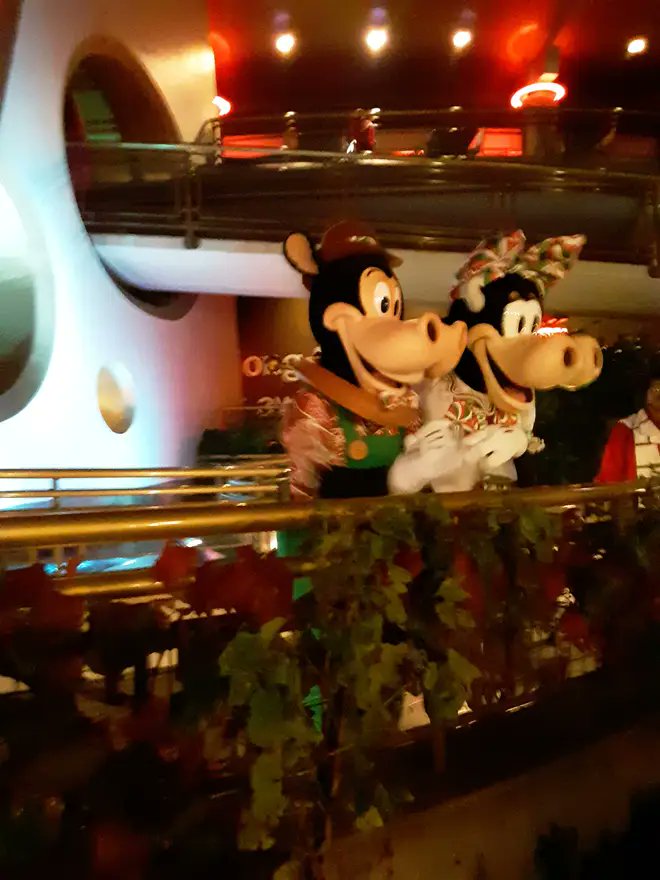VividGroovy's tweet photo. Happy #ValentinesDay! #HoraceHorsecollar and #ClarabelleCow. Actually from December, but they're still a cute couple. #Disneyland #DisneyParks #Disney https://t.co/eElt2cpRhW