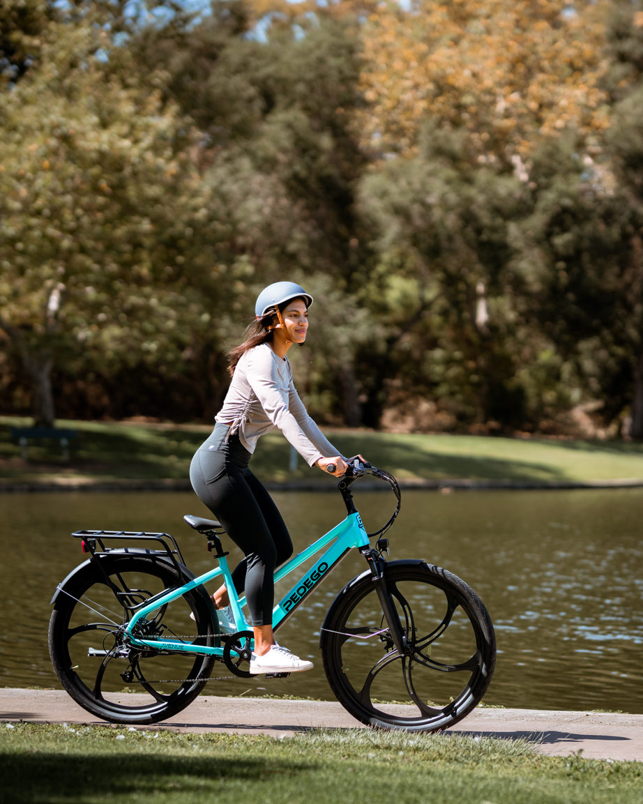 Here are a few reasons why our customers LOVE the Avenue:
⚡ Fast, lightweight, and practical for everyday use
⚡ Removable battery integrated into the frame for sporty handling
⚡ Up to 56mi range
⚡ 5-year "no excuses" warranty
