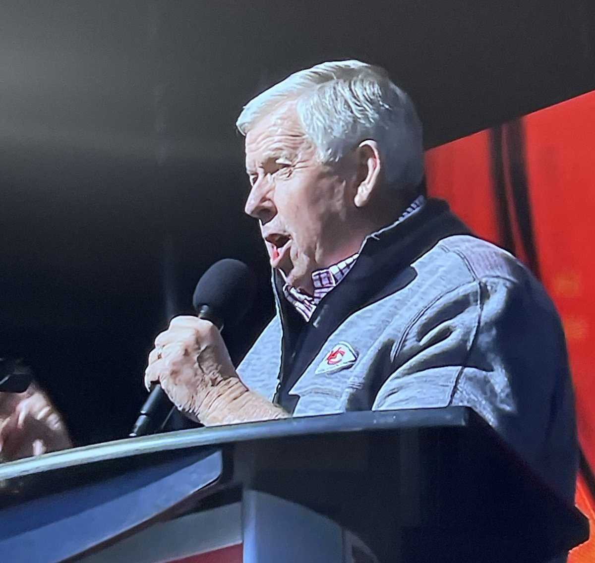 AlexisCeule's tweet photo. So great hearing @GovParsonMO getting massively boo’d and yelled at to “Get off the stage!”

Silence as he finished. What an awful politician. 

#ChiefsKingdom #ChiefsParade https://t.co/aAmBKmVPqh