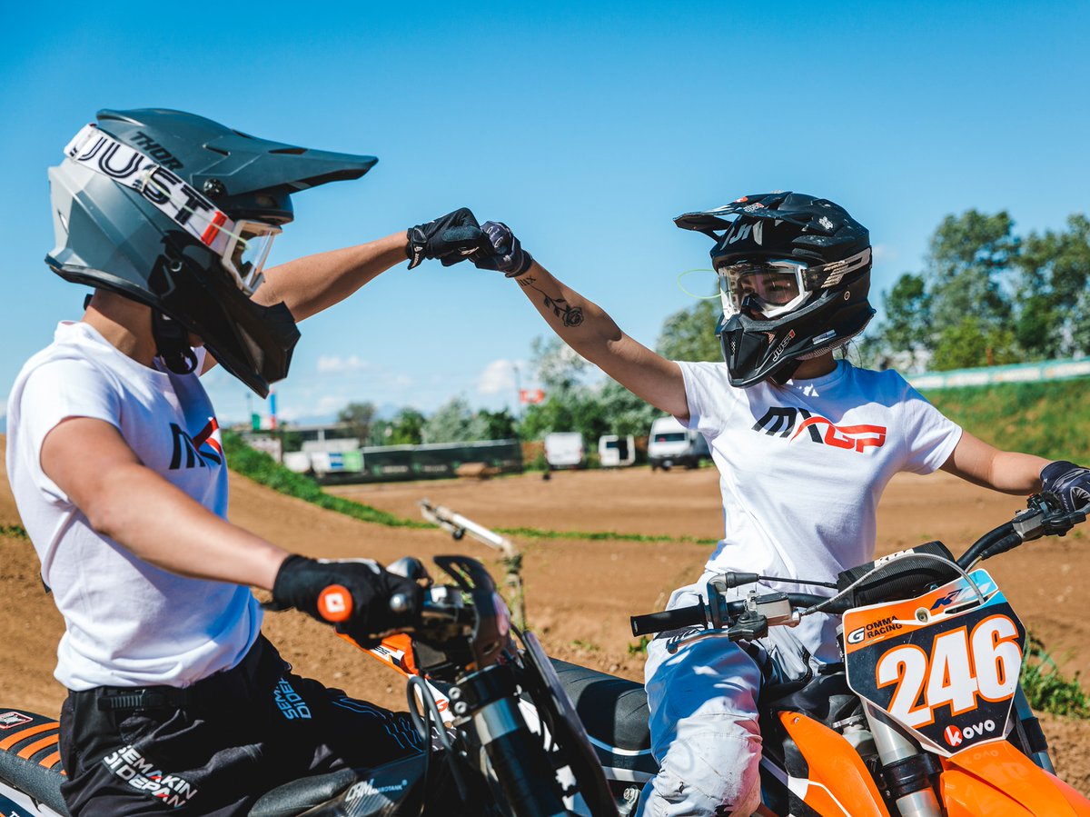 mxgp's tweet photo. ♥️ HAPPY VALENTINE'S DAY MXGP FANS ♥️
🤜🤛 Offer a extra present to your love before coming together on a Motocross Grand-Prix with your MXGP clothes available on the MXGP STORE 👇
https://t.co/D29DLSSQXr
#mxgp #mxgpstore #mxshop #mxgpmerchandise #motocross #mx #tshirt https://t.co/mXxtQBvgy1