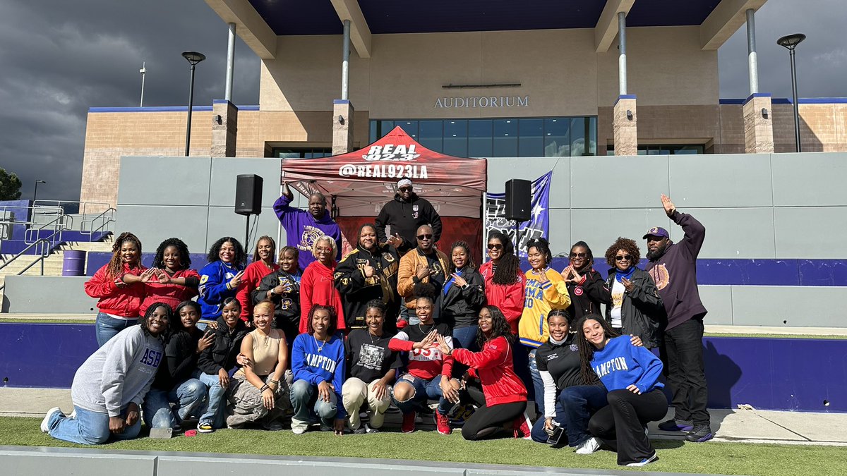 BsuRchs's tweet photo. BHM Spirit Week was a huge success. Thank you to all who came out to support RCHS BSU. A special shoutout to our ASB and ArtBox Club for getting all of our art and designs together for the week. Also, thank you @tyehollywood for always being a part of our events and supporting us https://t.co/D7viAXBqY6