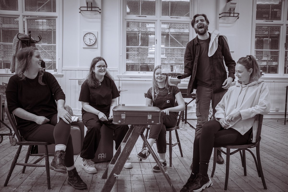 StowawayTheatre's tweet photo. Beautiful rehearsal shots from @PrimroseBigwood showing just how much fun we are having bringing 40 Elephants to life in the rehearsal room @CygnetTheatreuk
Tix selling fast for our dates @ExeterNorthcott @frontroomwsm @Gateway_Seaton > > >
https://t.co/v7kuX9Cnfw

#rehearsals https://t.co/yhQz8eJke2