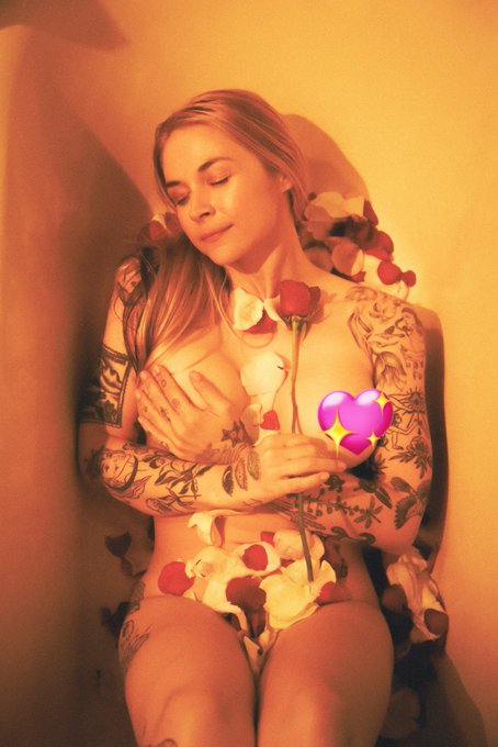 Happy Valentine&rsquo;s Day !!!  Doing five minute deep throat customs on sale today for new subscribers !