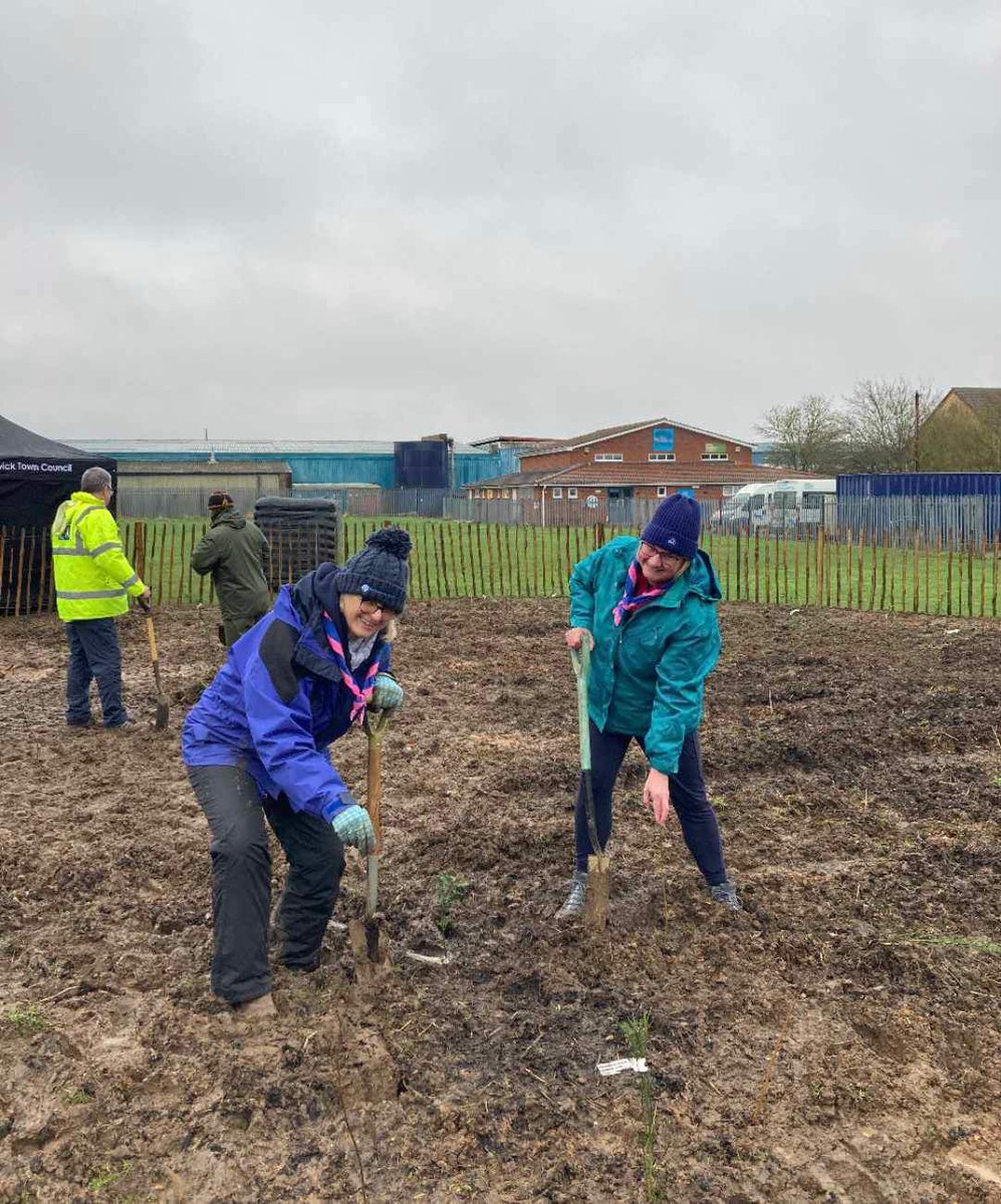 Leaders from Girlguiding  Flitwick District took part in the planting of saplings for a #tinyforest on part of a local rec’

Ground conditions were Glasto’ worthy, but we stayed on our feet. @gguidinganglia @BedsGuides @flitwickguides