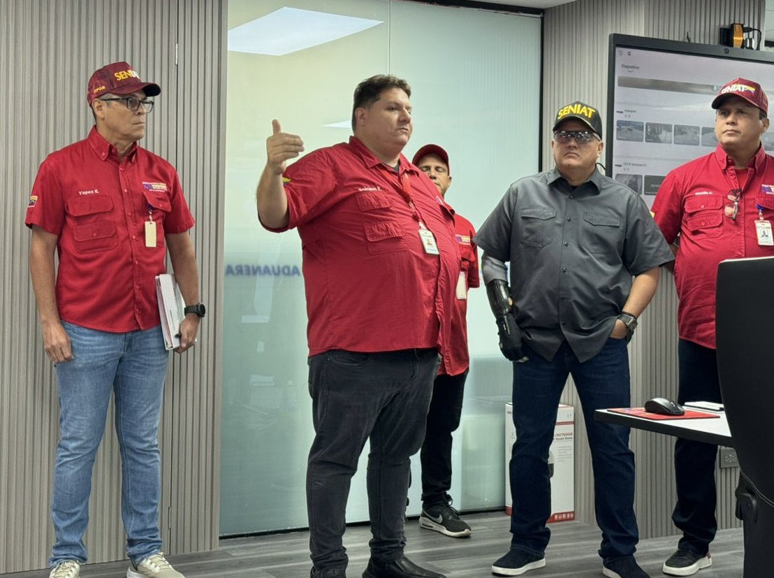 jdavidcabello's tweet photo. Esta evolución tecnológica está enmarcada en el plan de las 7Ts impulsado por nuestro Cmdte. en Jefe @NicolasMaduro, con lo que avanzamos y consolidamos la visión y empuje necesarios de las importaciones y exportaciones, para garantizar el bienestar social del pueblo venezolano. https://t.co/Iw535NzMEm