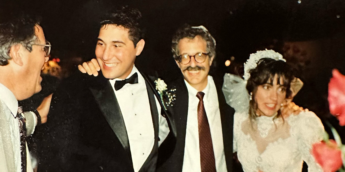 A very Scarlet Valentine's Day story! This couple met at @RutgersU, with a little (unintended) help from their favorite professor, Milt Heumann @RutgersPoliSci. The couple is giving back by starting an endowment in Heumann's name. go.rutgers.edu/we2vrreu