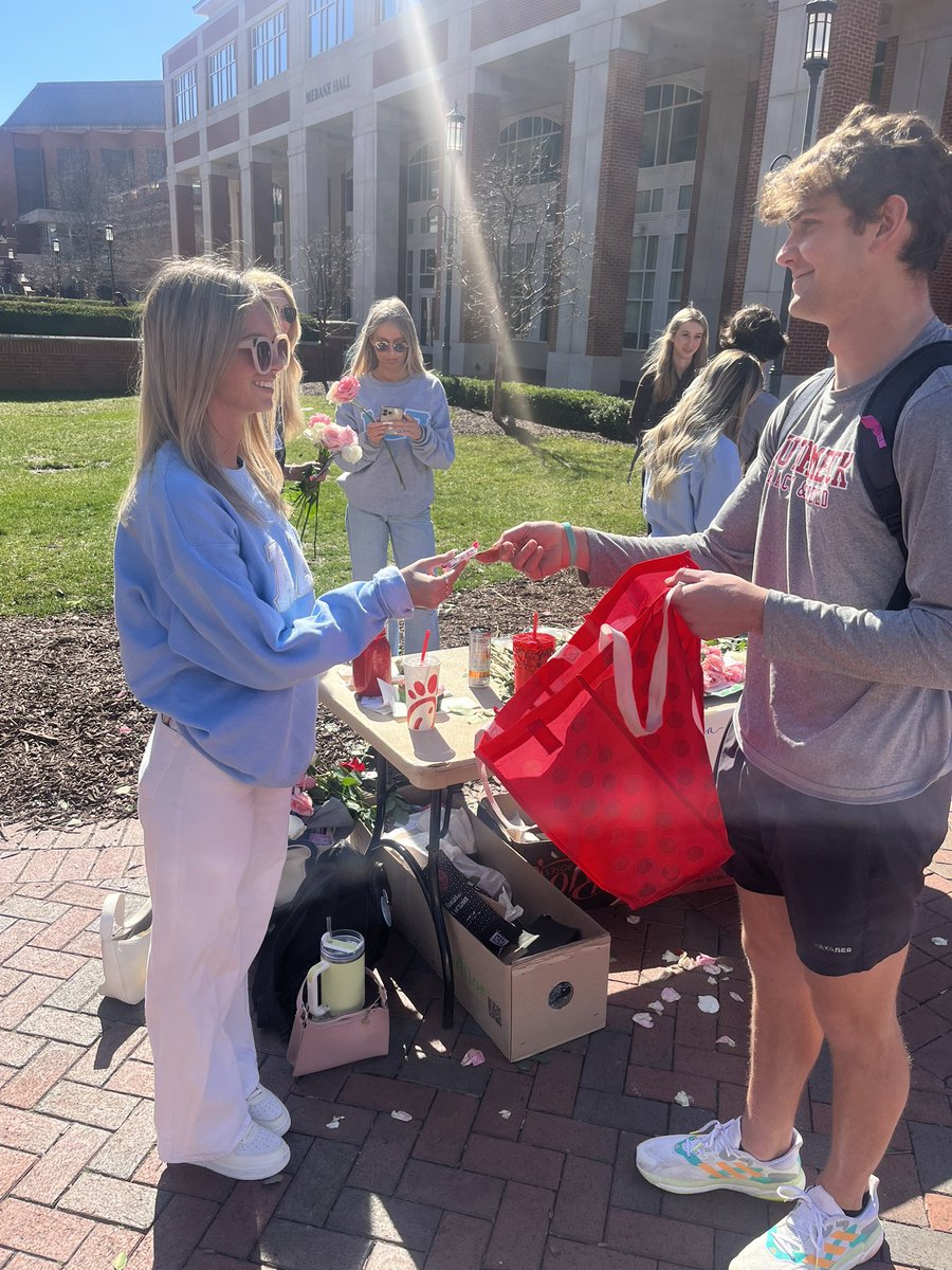Happy Valentines Day from Charlotte SAAC! Have a special day Niners. Swipe to see Charlotte SAAC handing out Valentines Day candies to UNCC students:)