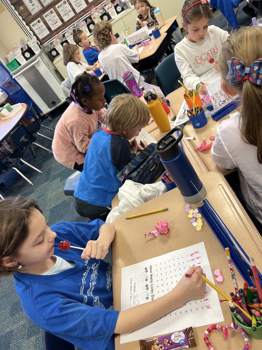 MrsSmigsGrade1's tweet photo. How many licks does it take to get to the center of a Tootsie Pop? The world may never know!🍭💟 https://t.co/H6a5WoNXzJ