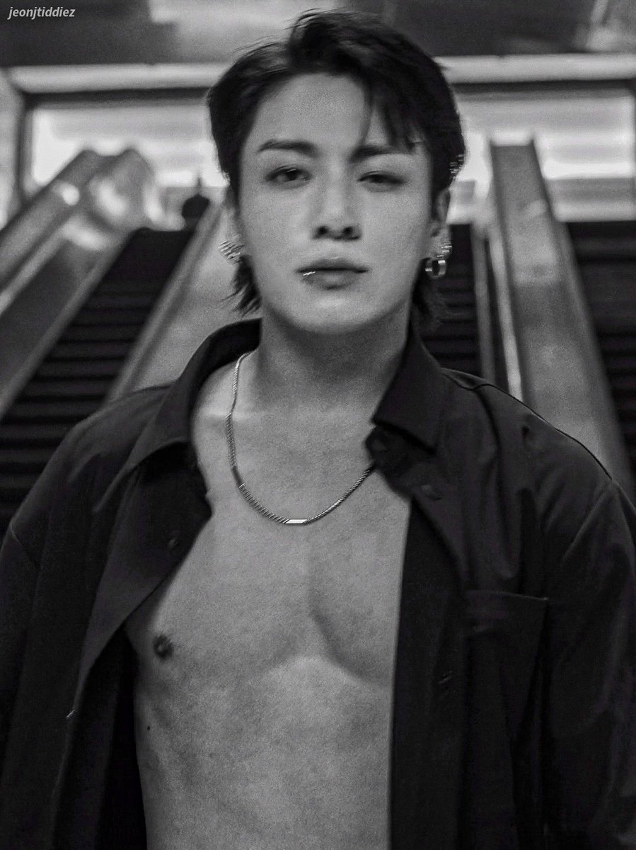 jeonjtiddiez's tweet photo. I just wanna bite n svck https://t.co/mGQHoQYme3