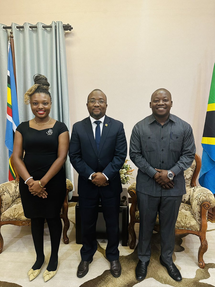NEKAGANDA's tweet photo. Had a very fruitful conversation with Ms. Suzan Sylvester, Chairperson of @YUNA_Tanzania and Mr. Marx Chocha who visited the Ministry’s Office in DSM. I pledged that @mfa_tanzania will continue to engage and support YUNA in its important activities. #Youthindiolomacy. https://t.co/o9eihPwSut