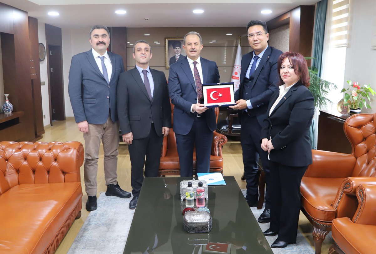 Türk Büro Sen 7 No'lu Şube Başkanı olan <a href="/oguzhanerbay06/">Oguzhan Erbay</a> Başkanıma başarılar dilerim. Allah utandırmasın.
<a href="/omer_yavuz_/">Ömer Yavuz</a>
<a href="/__Arslan_ACAR__/">Arslan ACAR</a>