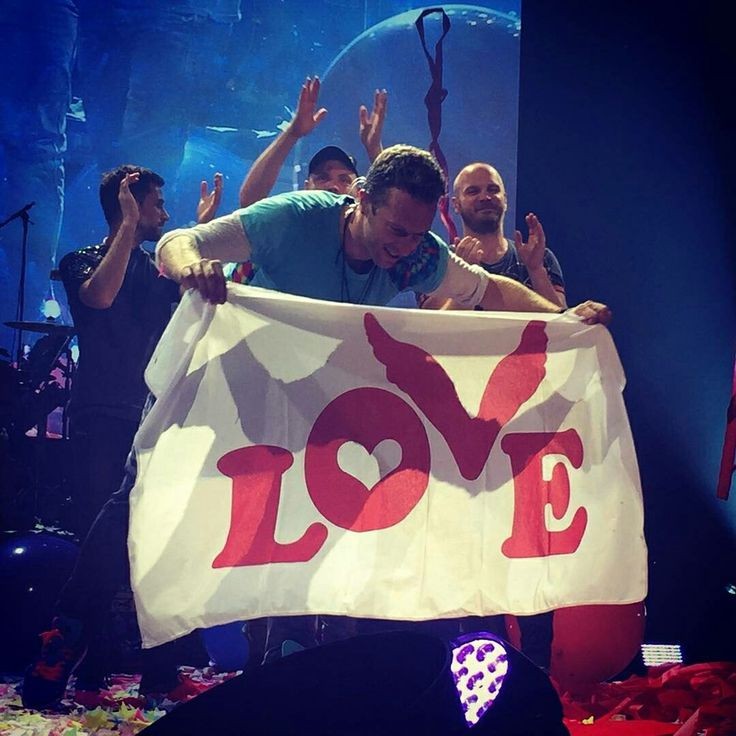 coldplay_spirit's tweet photo. Love, love, love for every one.
@coldplay
#lovebutton https://t.co/lIIooJax0W