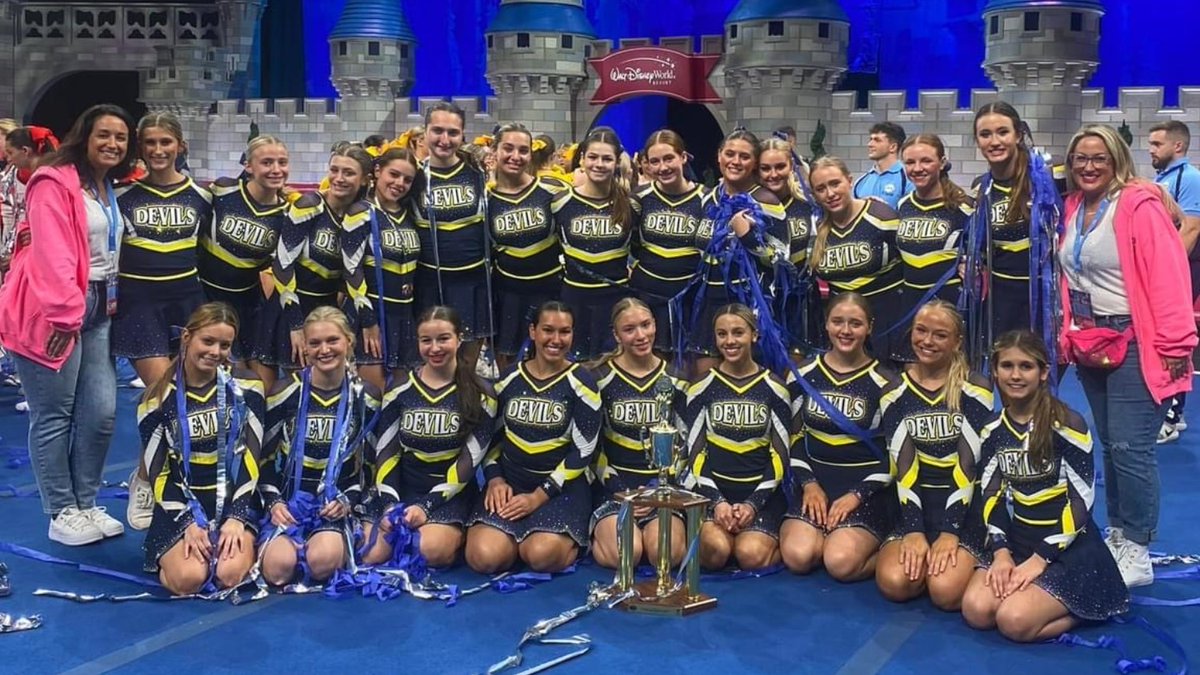 VictorSchools's tweet image. Congratulations to Victor Varsity Cheer for their amazing performance at the National High School Cheerleading Championship this week. 🎉🙌 They made it to the finals and finished in a remarkable 4th place! So proud of you!!! 💙💛
#WeAreVictor