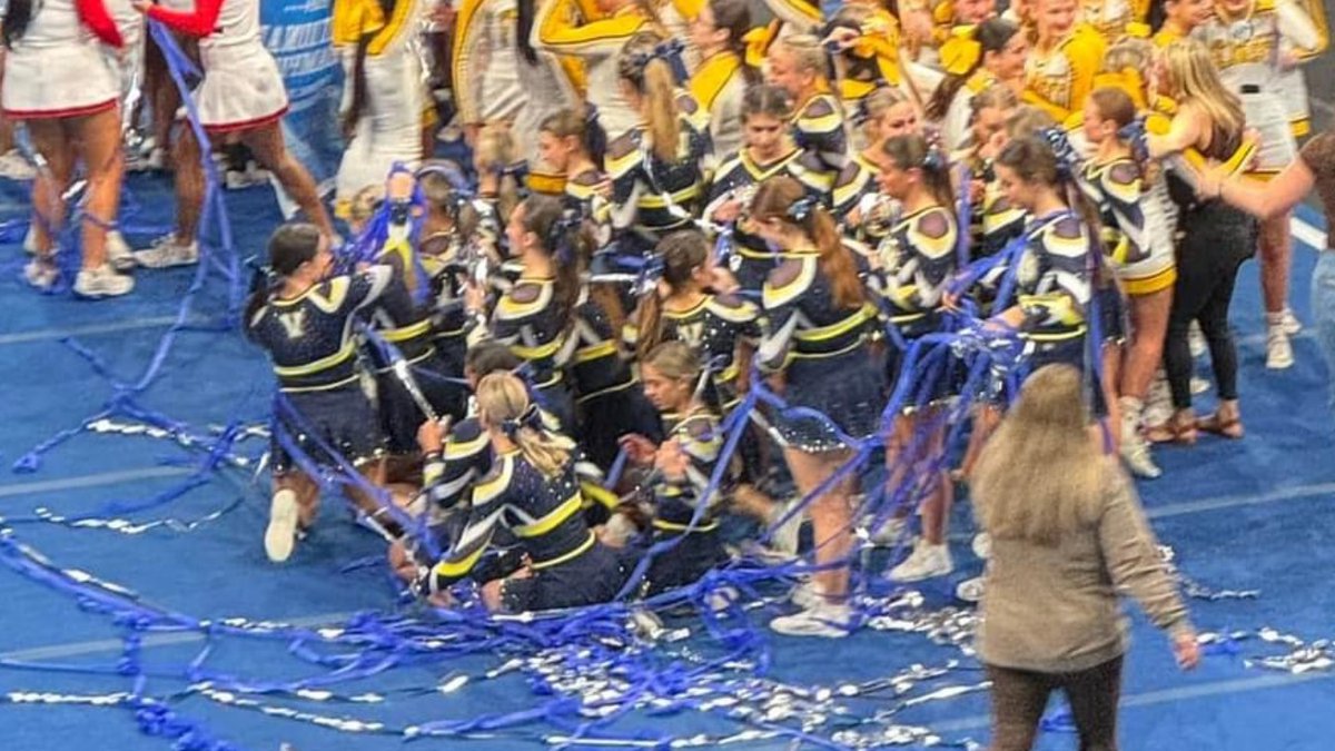 VictorSchools's tweet image. Congratulations to Victor Varsity Cheer for their amazing performance at the National High School Cheerleading Championship this week. 🎉🙌 They made it to the finals and finished in a remarkable 4th place! So proud of you!!! 💙💛
#WeAreVictor