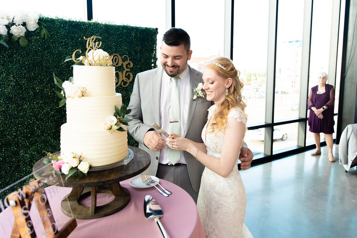 GATHERatDD's tweet photo. How sweet it is to be loved by you. 🍰❤️
Happy Valentine's Day! 💕

📸: Lottie Lillian Photography, https://t.co/jYw6MJrNHp Photography, JWild Photography, Zachera Photo https://t.co/pXa2YZN6Jn