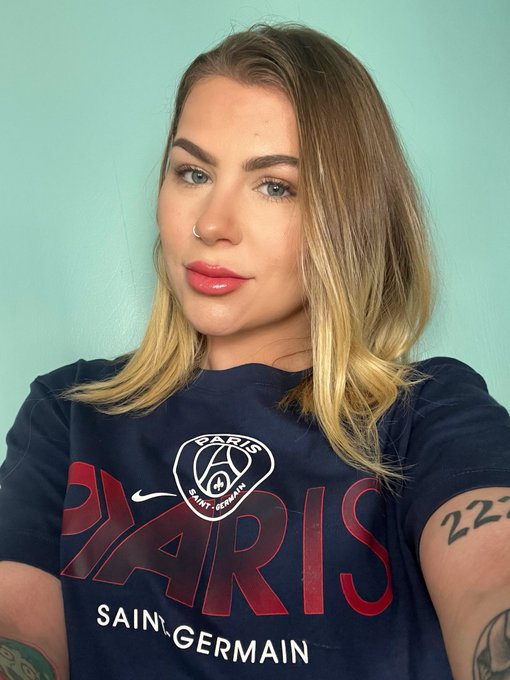 Mbapp&eacute; and Demb&eacute;l&eacute; could both start on me 🥹🥰 https://t.co/YymxXVkpCA<a href="/tag/venusberlin"class="tags"><span>#venusberlin</span></a>