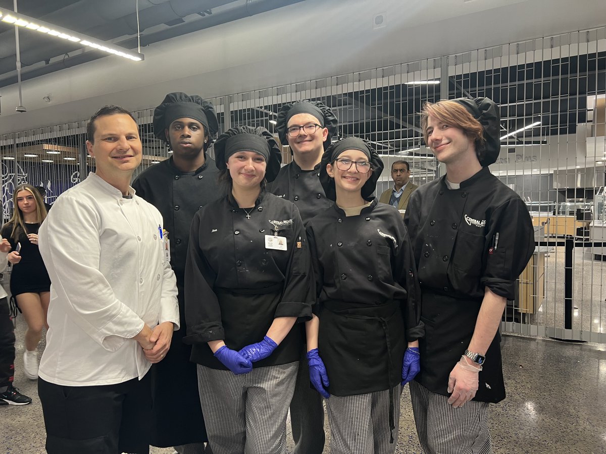 Thank you to the CMTHS culinary arts program and our very own UM students along with Mr. Randy D’Angelo for making and serving the amazing refreshments after the Induction Ceremony. @SDellElmo @CMTHSHawks @UpperMerionSD #umasdistheplacetobe #community #onceavikingalwaysaviking