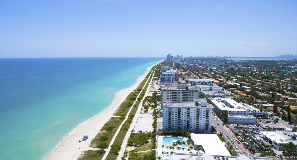 CoolSfl's tweet photo. Florida Seeing a New Condo Boom After Surfside https://t.co/IXJ6uqQbZ9 https://t.co/sfCMyhAHfz