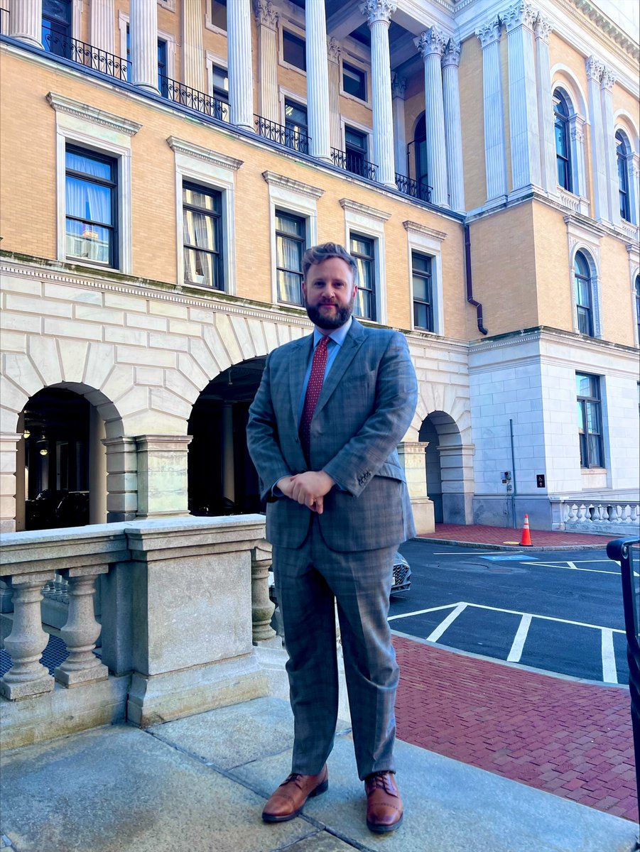 I’m sporting my favorite red tie today in support of #HeartMonth! 350K people experience cardiac arrest outside of hospitals each year. Show some❤️this Valentine’s Day and learn about CPR training at heart.org/en/nation-of-l….