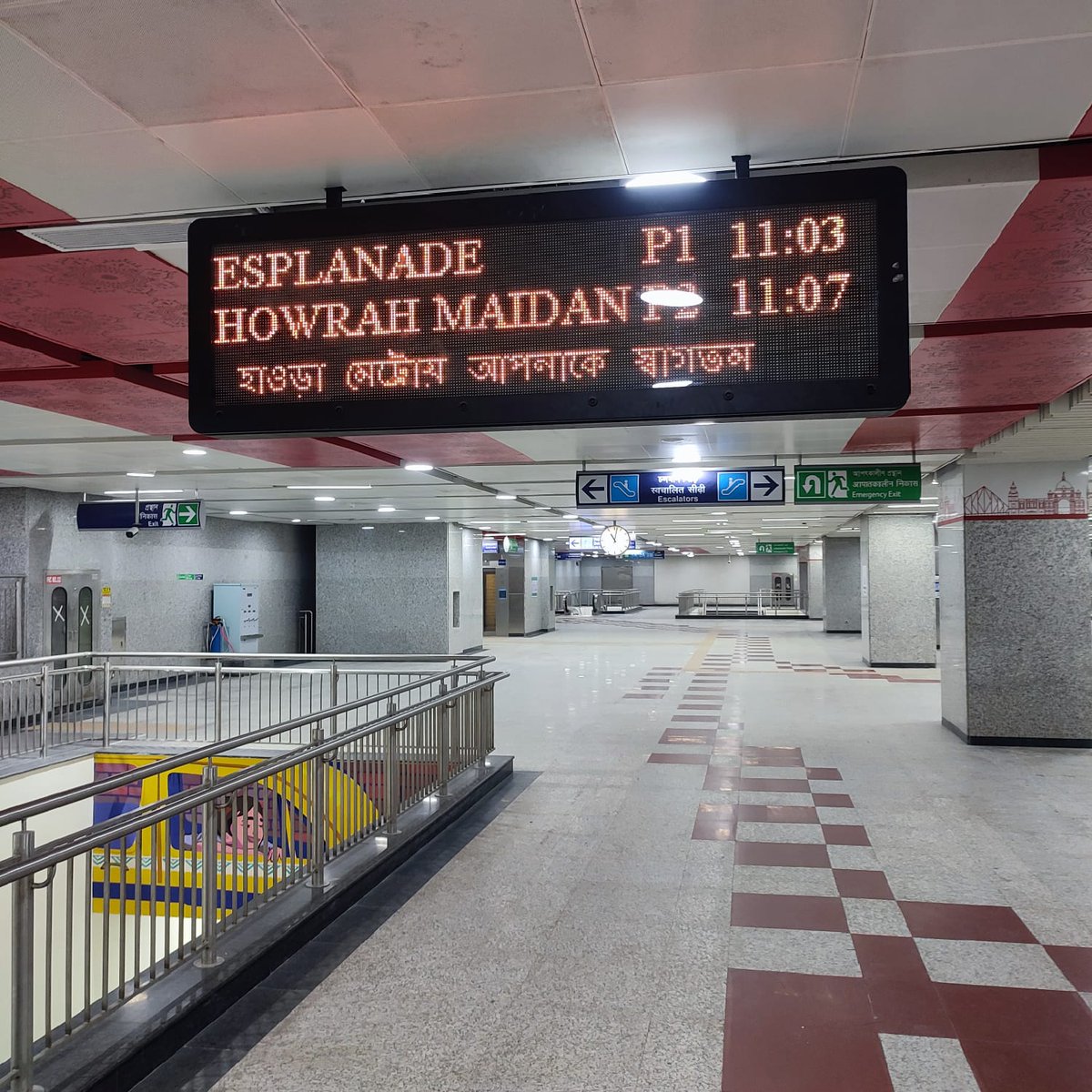 metrorailwaykol's tweet photo. Take a look of the #beautiful #Howrah #Metro station, which will be an #interchanging station with #EasternRailway.
#railinfra4westbengal
#amarkolkatametro https://t.co/HrbwFDge8l