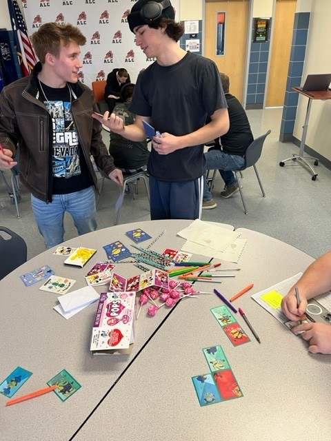 cheryljones1989's tweet photo. The P2 character trait this week is Love. We discovered that you are never too old to write Valentines to your friends and family. Thanks to RLA teacher, Mrs. Guice, for providing this fun opportunity for our students & staff.
@AledoISD
#AllinAledo
#esmemc
#PositivityInAction https://t.co/qEB0hVHR7I