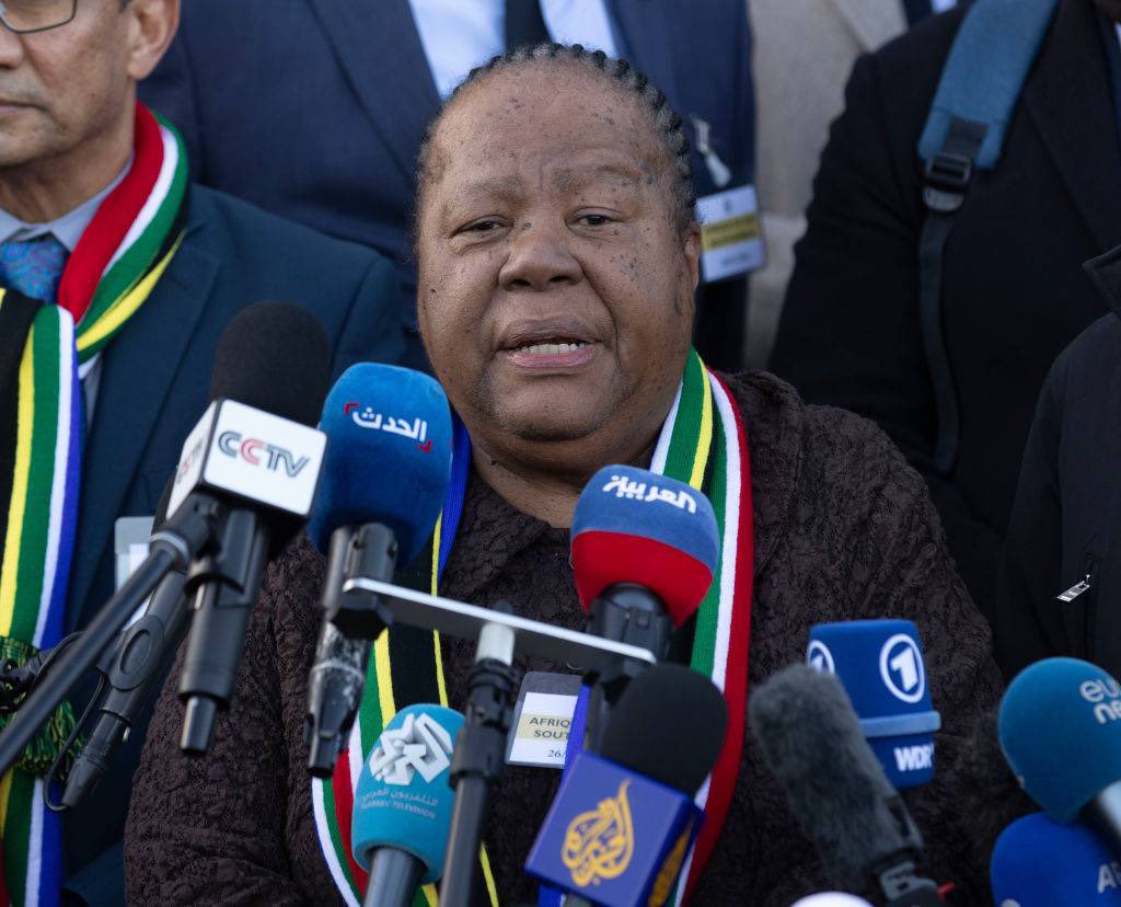BREAKING: SOUTH AFRICA FOREIGN MINISTER OFFICIAL STATEMENT “Israel was not deterred by the decisions of the Court of Justice and the evidence is to continue its war in Rafah The decision to stop the fighting in Gaza is in the hands of the countries that supply Israel with money…