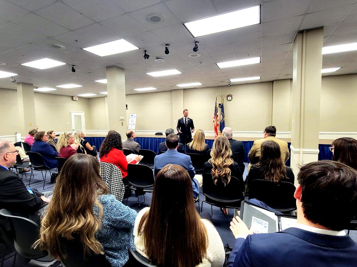 kymanufacturing's tweet photo. We're live at the Kentucky Capitol for Manufacturing Day, connecting with leaders and innovators who drive our industry forward. Stay tuned for more highlights from this exciting event. #kymfg #kam #DATC https://t.co/yer8hAR2pr