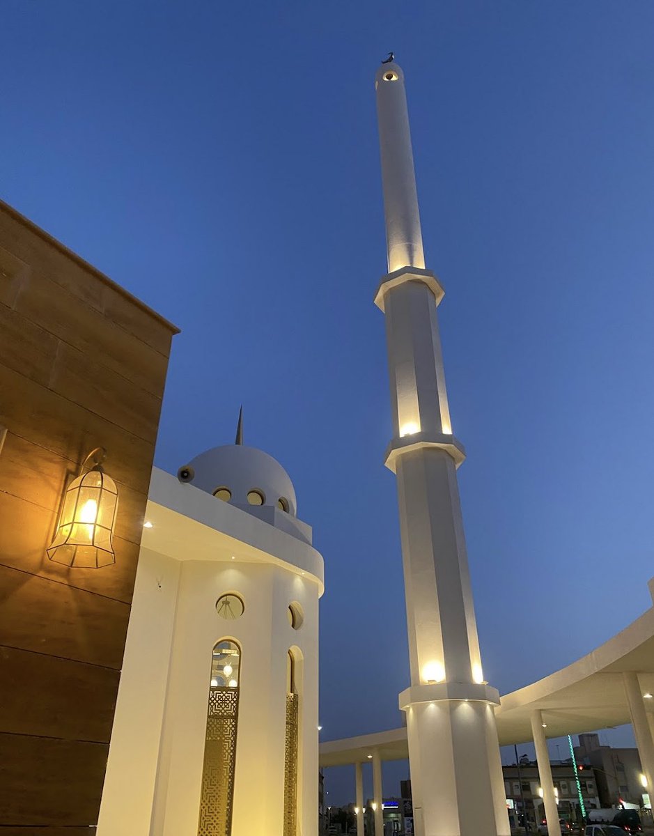 ange22228's tweet photo. اطمئن، أنت بخير، وأقدارك مكتوبة بحكمة متناهيةٍ ولُطف وحنان لا نهائي، وإن كل تجاربك في الحياة حتى لو كان ظاهرها مؤلماً فهي تحمل في بواطنها الحُب والرحمة، ربما لن تفهم الآن حقيقة أن ما تمر به يحمل لك الكثير من الخير ولكنك ستفهم فيما بعد، وستشكر الله على ما أعطاك وعلى ما منع عنك….🕊️🤍

#الوتر
