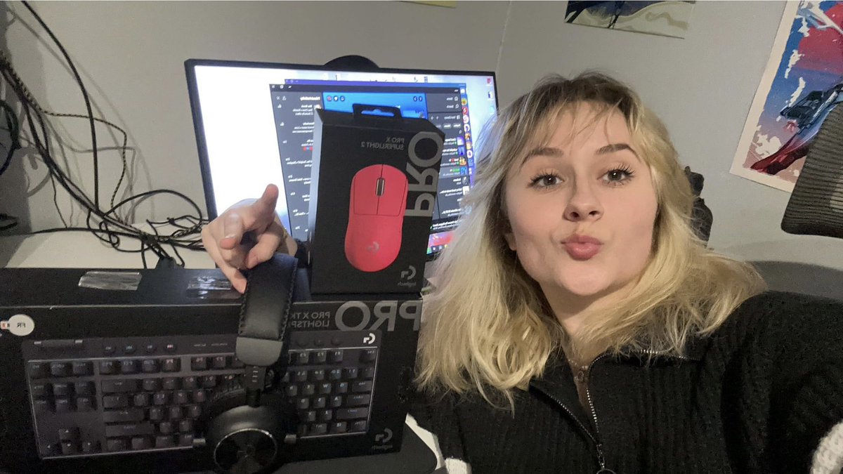 speedowka's tweet image. With my bae aka @LogitechG on Valentines 🥰🥰 #LogitechGFrance #KarmineCorp #kcwin