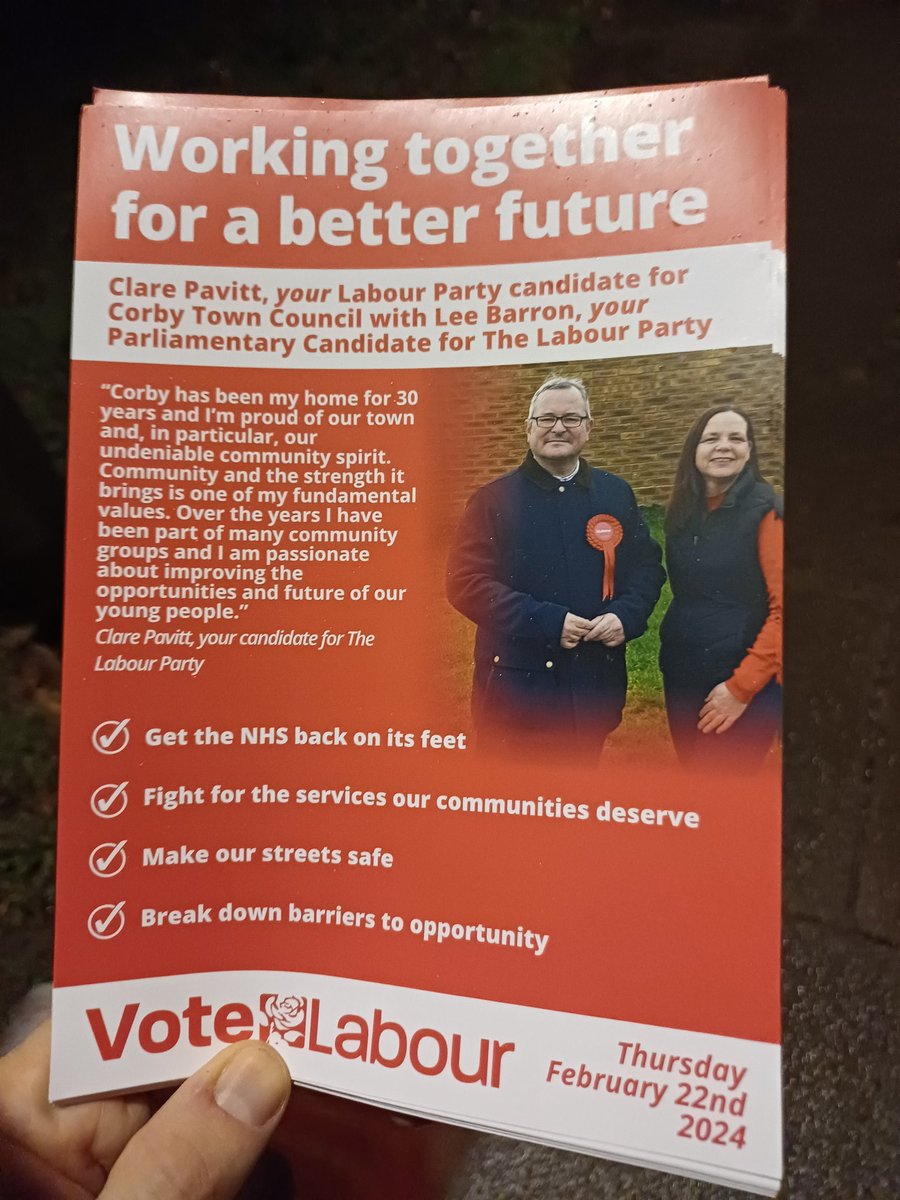 Rainy evening in Corby but the campaign continues. Another leaflet round for Clare Pavitt, our fantastic local Labour candidate for Kingswood ward. Voters go to the polls a week tomorrow for the Corby Town Council by-election #VoteLabour