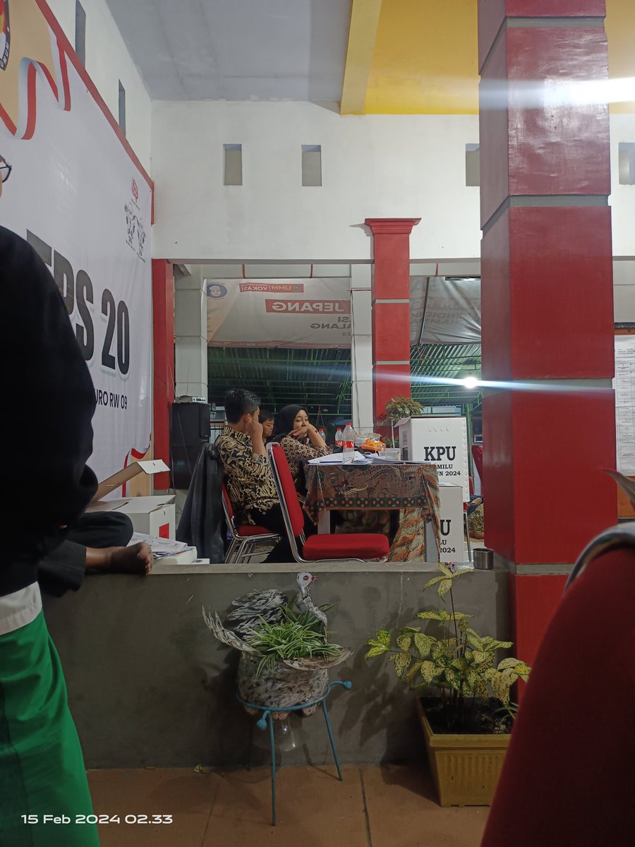 nyms_1903's tweet photo. @mbakrystall agak kecewa sama sistem perekapan di Indonesia sih min karena masih full dikerjain manusia jadi nya bakal banyak kemungkinan human error nya.
walaupun aku cuman saksi tp ikut" an melek cuman buat nunggu hasil rekapan data yang harus diserahin ke parpol nya . https://t.co/q47vLlgufK