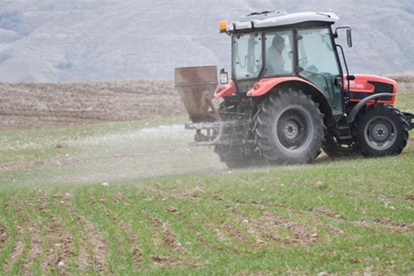 olay18com's tweet image. İL TARIM MÜDÜRLÜĞÜ UYARIYOR “GÜBREMİZİ İSRAF ETMEYELİM” olay18.com/il-tarim-mudur… 
@cankiritarimmud #Azot #Gübre #İsraf #Maliyet