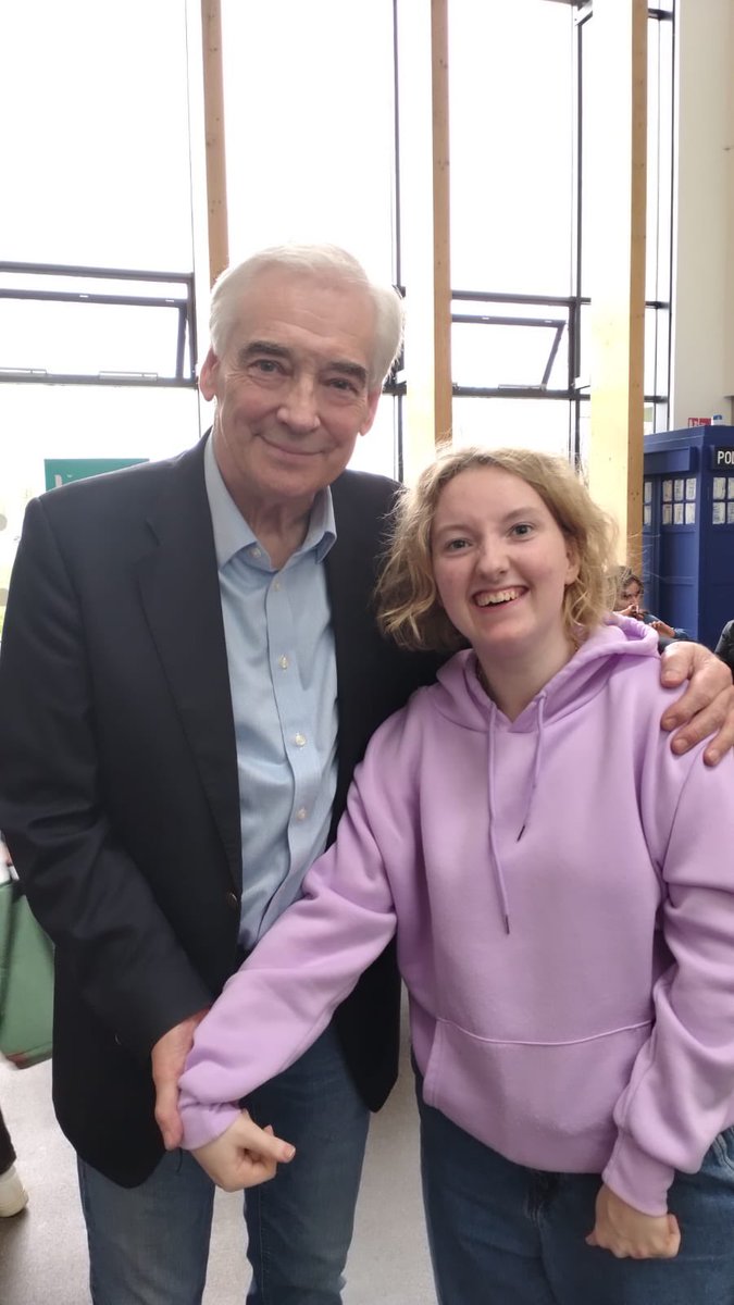 It was a privilege to meet <a href="/PaulClark_UTV/">Paul Clark</a> today, sharing how he got into the Journalism profession thank you <a href="/UlsterJournos/">Journalism at Ulster</a> for arranging this. A true gentleman and motivator for young people going into journalism 😀. Thank you so much for today, I throughly enjoyed it!!