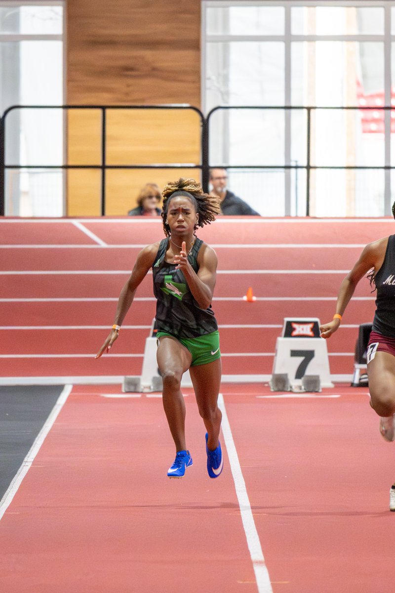MeanGreenTFXC's tweet photo. sprinting toward the @American_Conf championships next week 😤

#GMG🦅 https://t.co/UVkNIytywF
