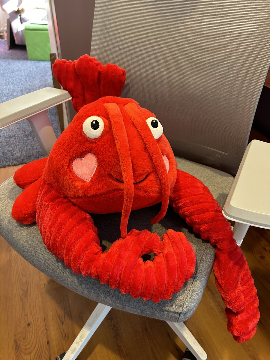 dp90amato's tweet photo. @KITHOnline My husband got me this for luck. 👅🦞 https://t.co/ISeNUrA9o0