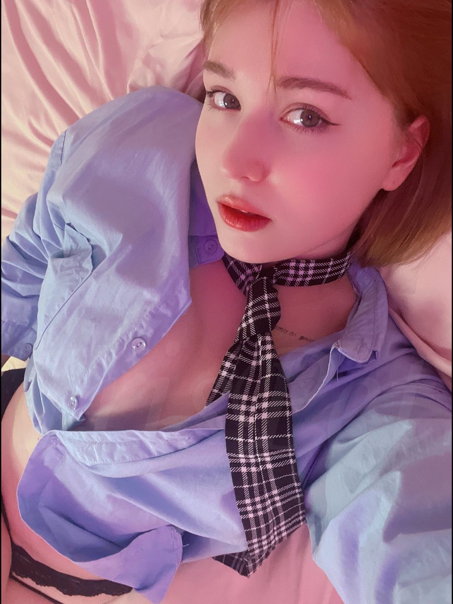 youririspet's tweet photo. @summerxiris be my valentine?? 🤣💕 https://t.co/uD9WgrT4l8