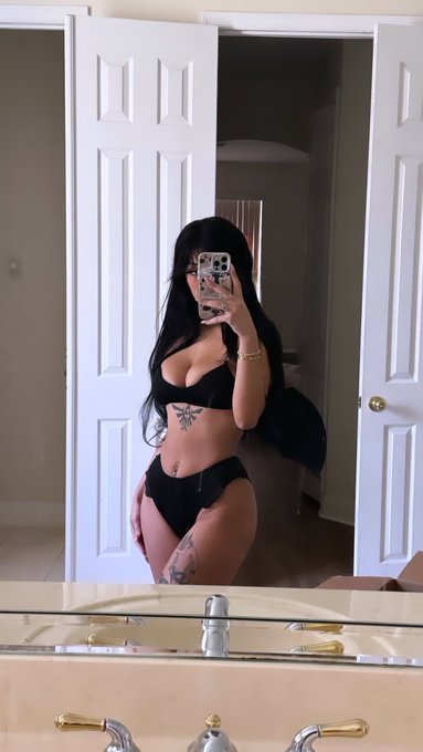 IM GOING LIVE ON MY VIP FOR VALENTINES DAY! 🥰👇🏼 join now ITS FREEEEEEE!   https://t.co/qKv6gjf0mE https://t