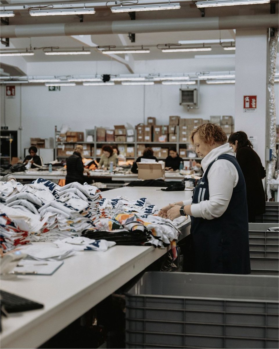 The @SANTINI_SMS UK team travelled to Italy to go behind the scenes at HQ - discovering an intense process of labour producing entirely customised kits for UK clubs, teams and riders who have chosen to partner with Santini for this season. UK Contact Jon: 0789 6810 839