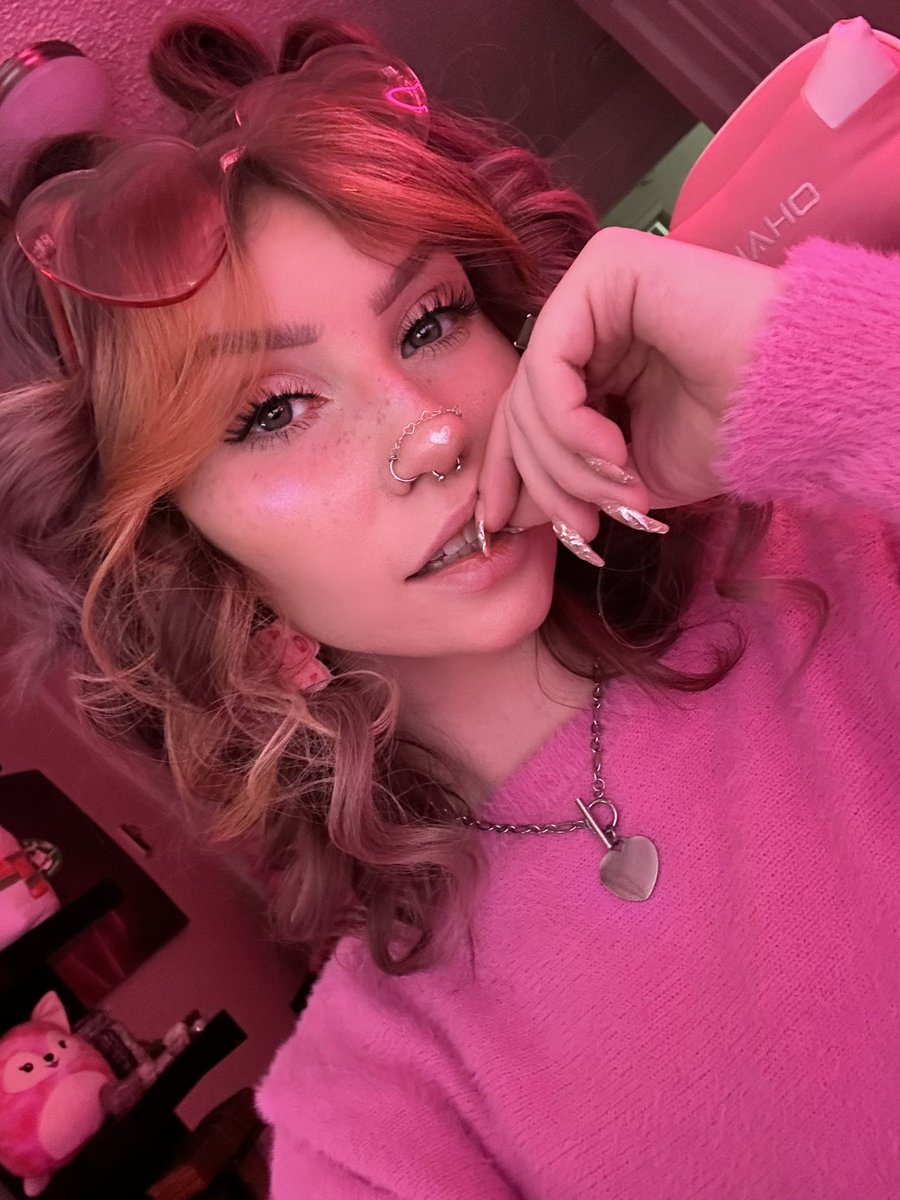 snailormewn's tweet photo. happy happy pink day 🎀💕 https://t.co/2mi5BLL6oj