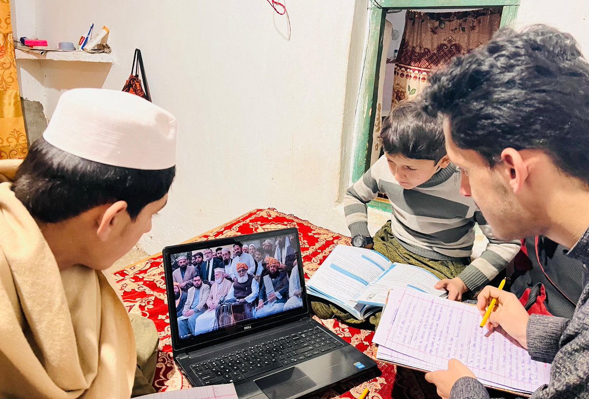 اب فیصلے ایوانوں میں نہیں میدانوں میں ہونی چاہیے تو ان میدانوں کیلئے کون کون تیار ہے 
#ایوان_نہیں_میدان