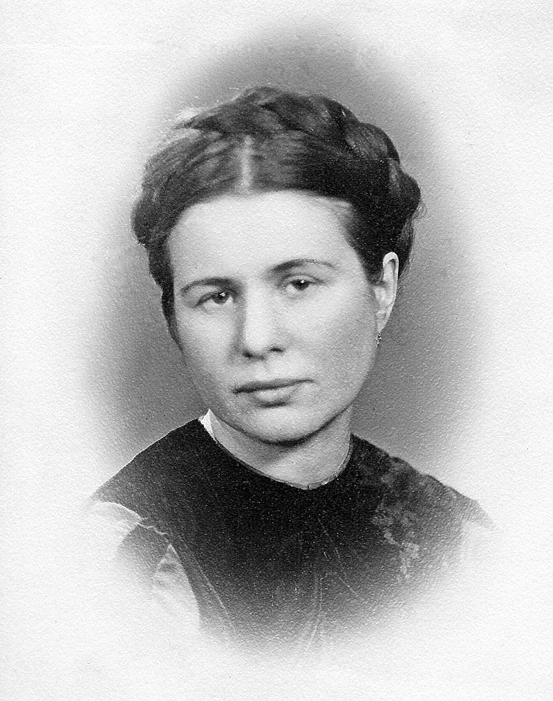 In WW2 in German-occupied Warsaw, social worker Irena Sendler, born #OTD in 1910, aided Jews in the ghetto and found Jewish kids shelter outside in collaboration with 'Żegota' (Council for Aid to Jews). She helped over 2,500 children and most of them survived the war.